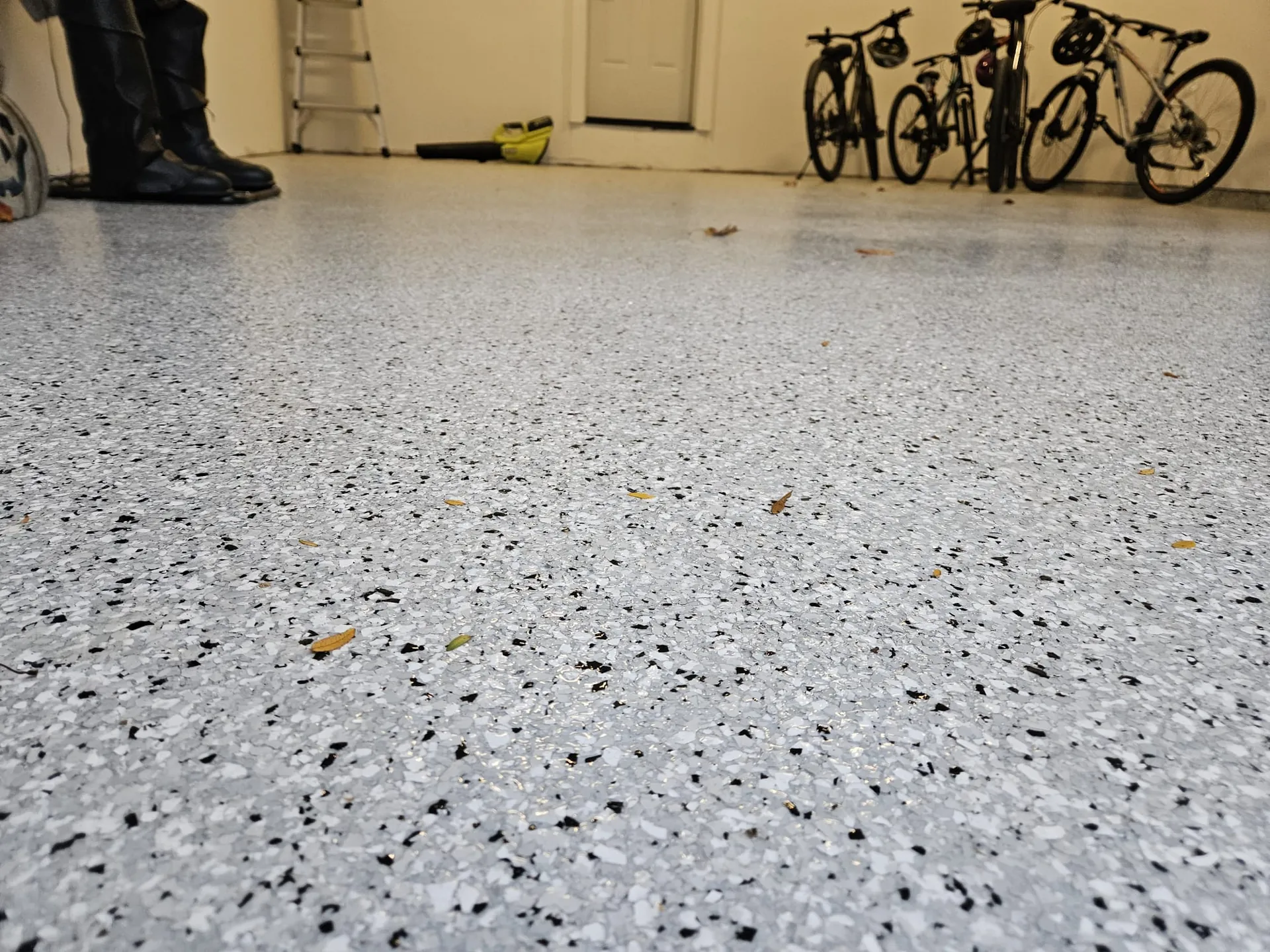 Epoxy & Polyaspartic Flooring in Mississauga, ON 7 Bright decorative flake floor in a Mississauga residential garage